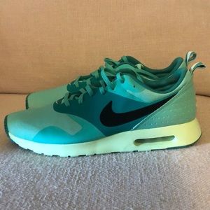 Men’s Nike Air Max Tavas